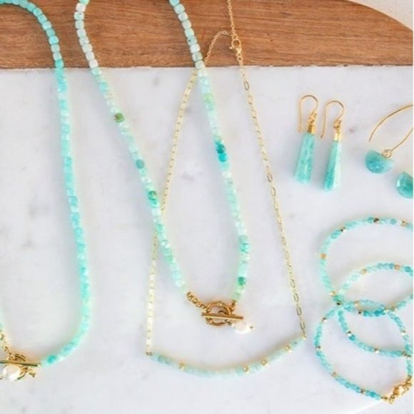 Bracelet BEAUTIFUL Vibrant color gemstone beaded bracelet Amazonite gift for her - Picture 5 of 12